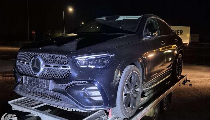 33-годишният шофьор превозвал луксозната кола без регистрационни номера на платформа от Румъния към България