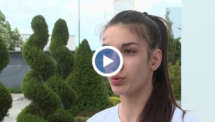 Изнудваха ме за пари, наричаха ме близалка, сподели момичето