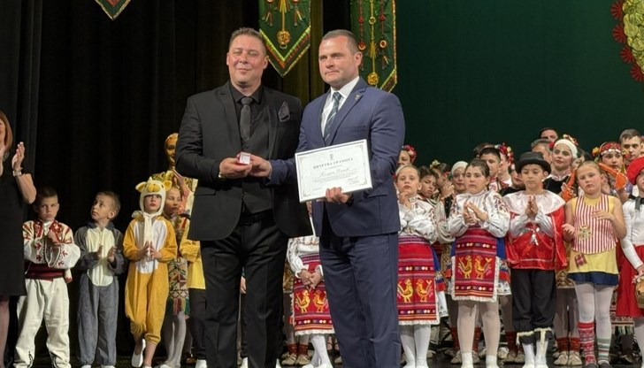 Емблематичният русенски състав продължава да съхранява фолклорните традиции