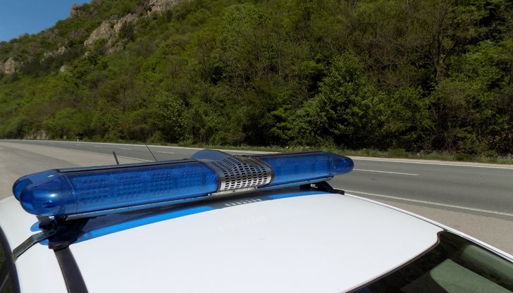 Беглецът изостави джипа си и се укри, но бе намерен с помощта на следово куче и дрон