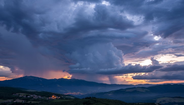 НИМХ предупреждава за интензивни валежи във Видин, Враца и Монтана НИМХ предупреждава за интензивни валежи във Видин, Враца и Монтана