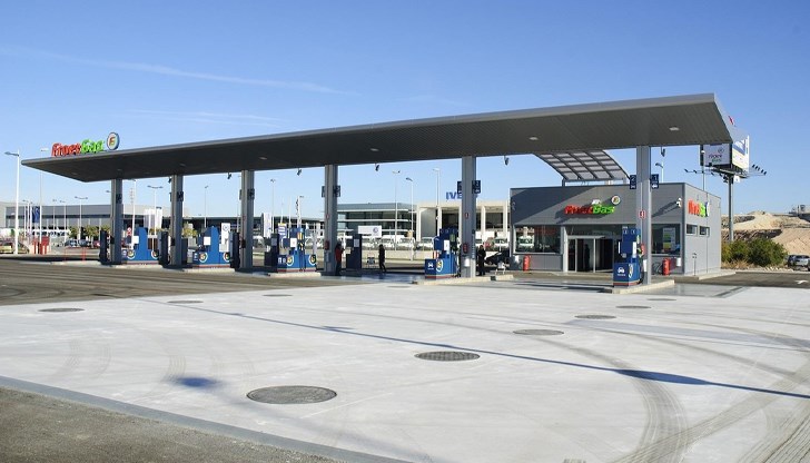 Полицейски операции срещу престъпни групи разкриват мащабна мрежа за фалшификация на горива в южната ни съседка Полицейски операции срещу престъпни групи разкриват мащабна мрежа за фалшификация на горива в южната ни съседка