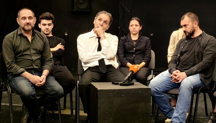 Актьорът Милен Димитров влиза в ролята на шекспировия герой