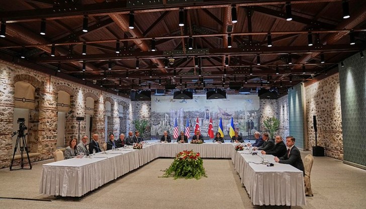 След час и половина разговори, предстои първата директна среща между Киев и Москва от 2022 година насам След час и половина разговори, предстои първата директна среща между Киев и Москва от 2022 година насам