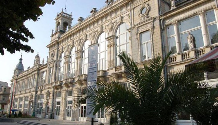 Театърът предлага 10 представления в рамките на месеца Театърът предлага 10 представления в рамките на месеца