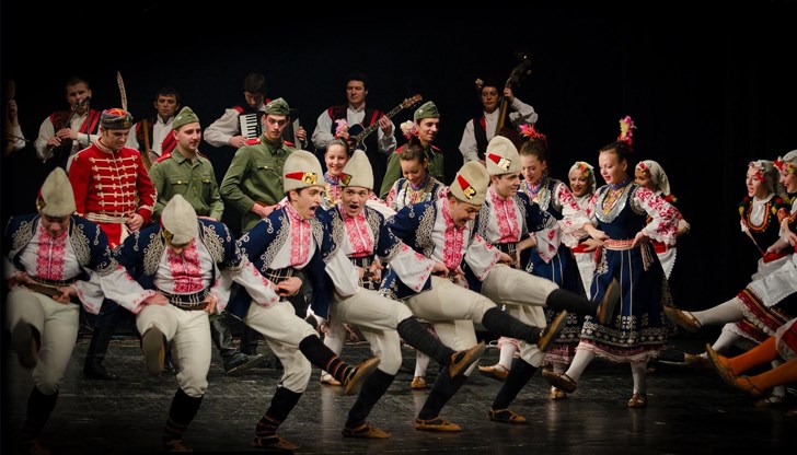 150 изпълнители излизат на сцената за 65-годишнината на театър "Найден Киров" 150 изпълнители излизат на сцената за 65-годишнината на театър "Найден Киров"