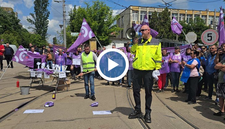 Протестиращите не могат да бъдат дисциплинарно уволнени, но рискуват заплащането си, обясни адвокат