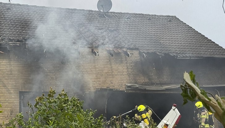 71-годишна жена пилотирала машината, която се е разбила след технически проблеми близо до Дюселдорф