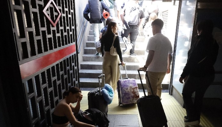 Испанците недоволни от информацията за голямото спиране на тока