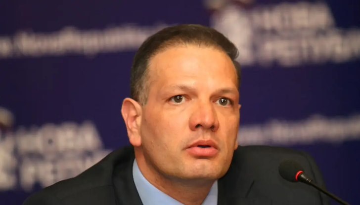 Юристът критикува президентския референдум за еврото и хвърля светлина върху лица от тъмната история на българските финанси Юристът критикува президентския референдум за еврото и хвърля светлина върху лица от тъмната история на българските финанси