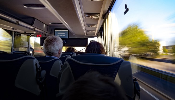 Пълен график на линиите в празничния ден Пълен график на линиите в празничния ден