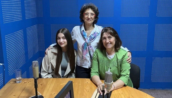 Мария Тодорова разказа за успехите на ученичката Вероника Георгиева Мария Тодорова разказа за успехите на ученичката Вероника Георгиева