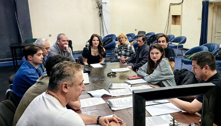 Кирил Ефремов и актьорският състав подготвят класическата творба на Елин Пелин за премиера през септември