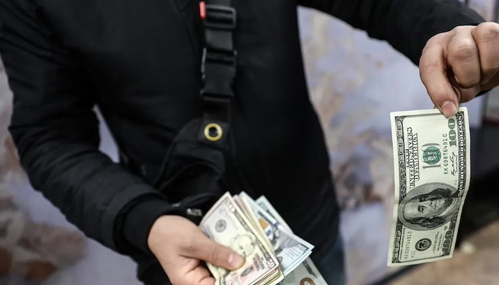 Жандармерията арестува петима чужденци, планирали пускането на ментетата в обращение Жандармерията арестува петима чужденци, планирали пускането на ментетата в обращение