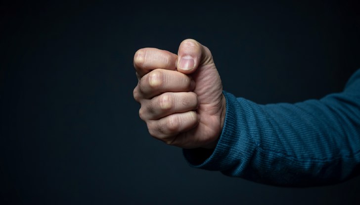 Скандал пред нощно заведение прераснал в побой, двама души са задържани​