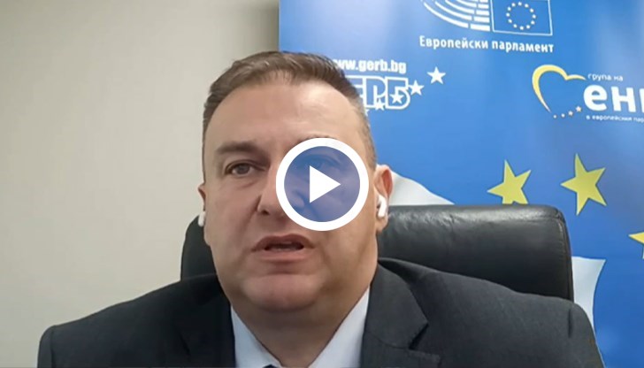 Спорът за еврото продължава - политици настояват за референдум, експерти виждат икономически ползи