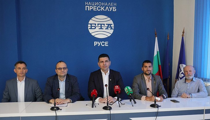 Ивайло Мирчев и Мартин Димитров дадоха пресконференция в Русе Ивайло Мирчев и Мартин Димитров дадоха пресконференция в Русе