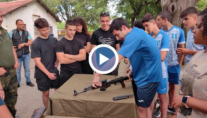 Четиринадесет смесени отбора демонстрираха умения в разглобяване на автомати и преодоляване на препятствия