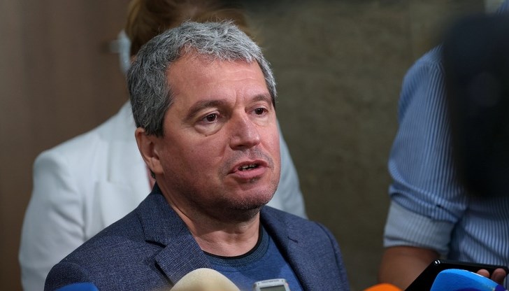 Председателят на ПГ на ИТН: Факт е, че при кризи се инвестира в долари, евро или злато Председателят на ПГ на ИТН: Факт е, че при кризи се инвестира в долари, евро или злато