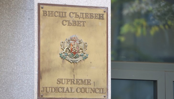 Съдебният състав спира делото до избора на нов Висш съдебен съвет