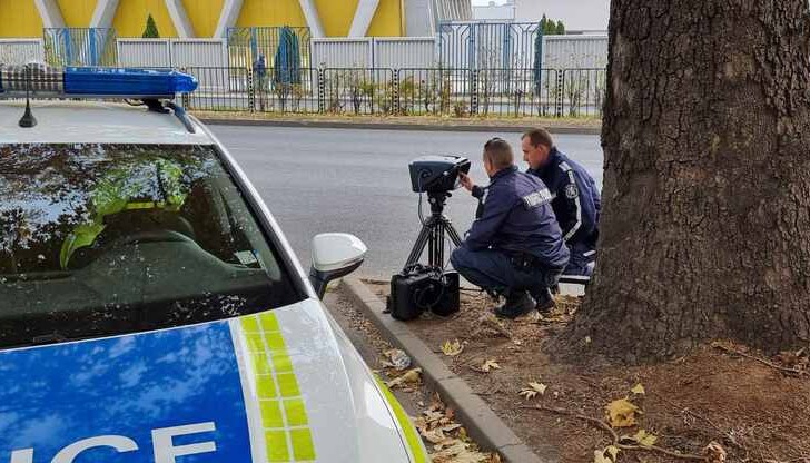 Над 1000 полицаи ще дежурят по пътищата, а 187 нови камери ще следят за превишена скорост
