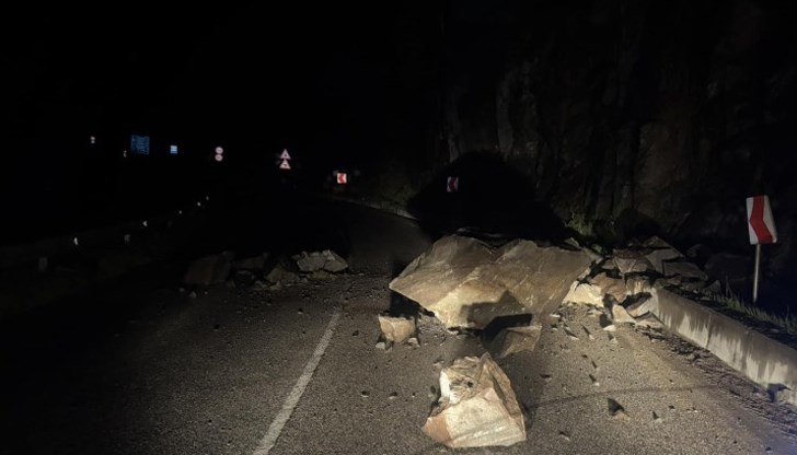 Удължен е срокът на забраната за движение по пътя Девин – Кричим до 20 май Удължен е срокът на забраната за движение по пътя Девин – Кричим до 20 май