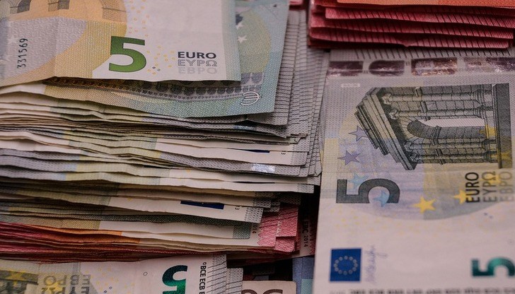 Експерти и анализатори с противоречиви позиции за предложението на президента Радев