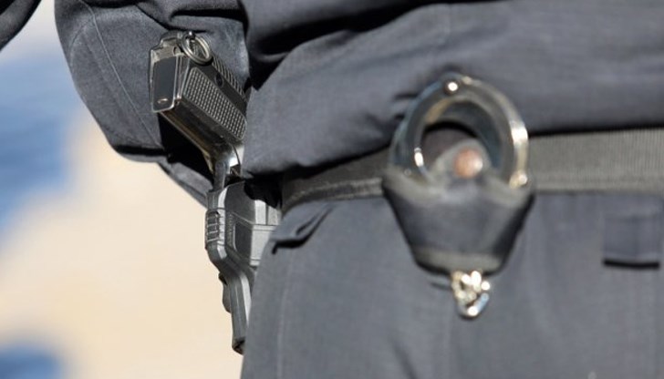 Един от служителите на реда е пострадал Един от служителите на реда е пострадал