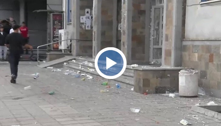 Гневните граждани хвърляха яйца и кисело мляко по сградата на Районното управление