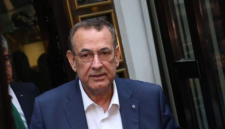 Фракцията на Доган определи действието на Джевдет Чакъров като "жалка персонална капитулация"