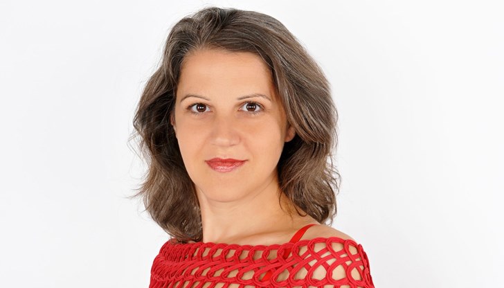 Адвокат от Хасково твърди, че полицаи измъчват, събличат голи и прилагат електрошок на задържани младежи след протеста Адвокат от Хасково твърди, че полицаи измъчват, събличат голи и прилагат електрошок на задържани младежи след протеста