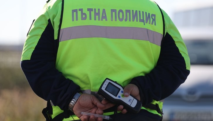 Русенски полицаи спипаха и шофьор на Фиат след употреба на метамфетамин Русенски полицаи спипаха и шофьор на Фиат след употреба на метамфетамин