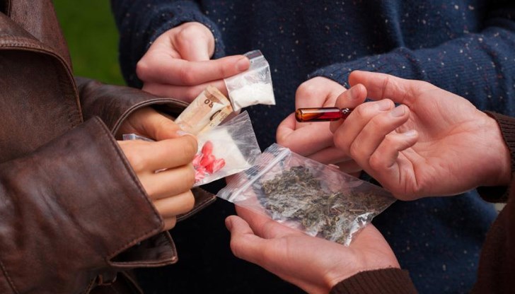 Специализирана операция на ОДМВР и прокуратурата приключи с арести и иззети наркотици