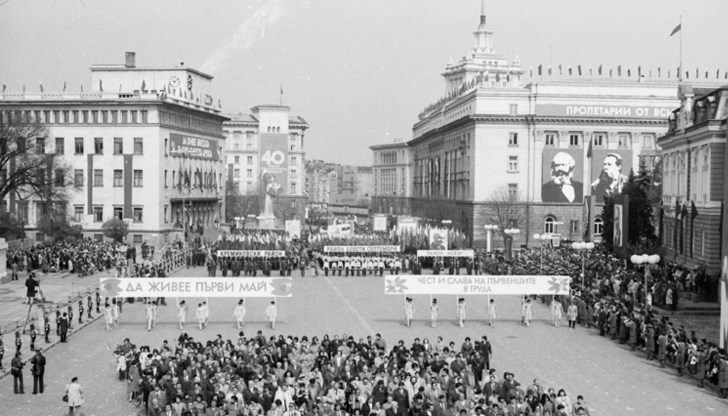 От кървави протести в Чикаго до официален празник в България От кървави протести в Чикаго до официален празник в България
