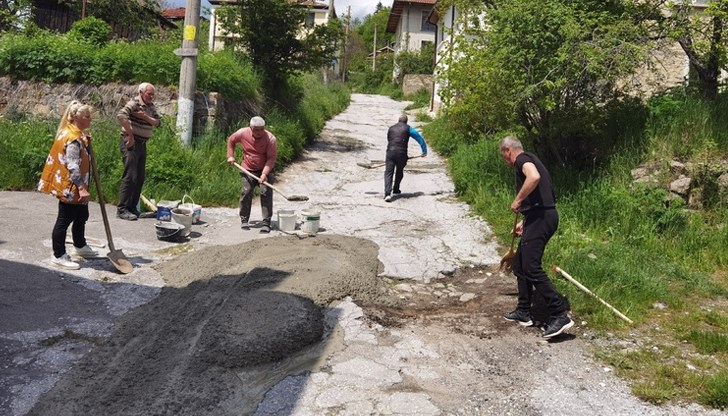 Улиците в родопското село Славейно не преасфалтирани от 20 години
