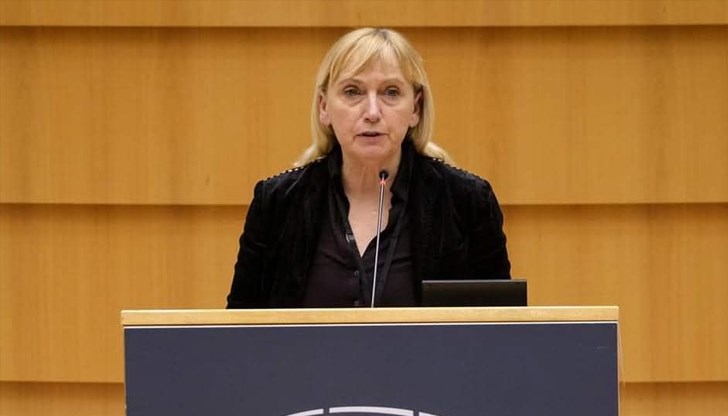 Евродепутатът настоява за фокус върху реалните проблеми вместо изкуствени скандали