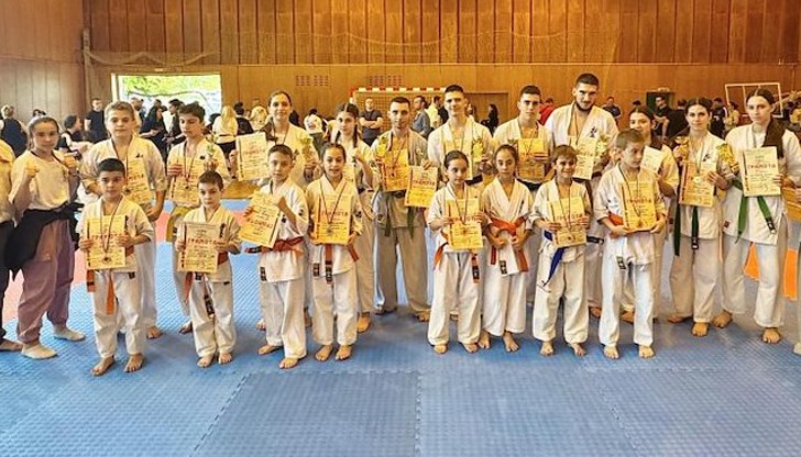 Отборът от Русе се класира на първо място по общ брой медали и второ по златни отличия Отборът от Русе се класира на първо място по общ брой медали и второ по златни отличия