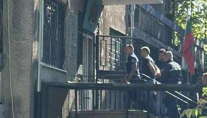 Русенската прокуратура повдигна обвинение на 50-годишен мъж, нападнал жена си на "Доростол"