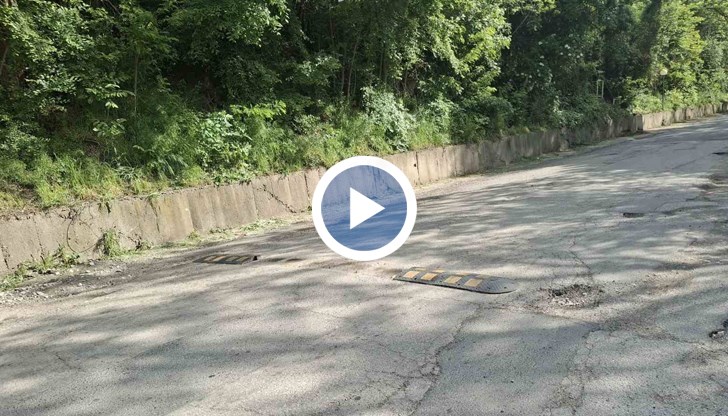 Жителите на Ребърково останаха без ограничител на скоростта по главния път в селото