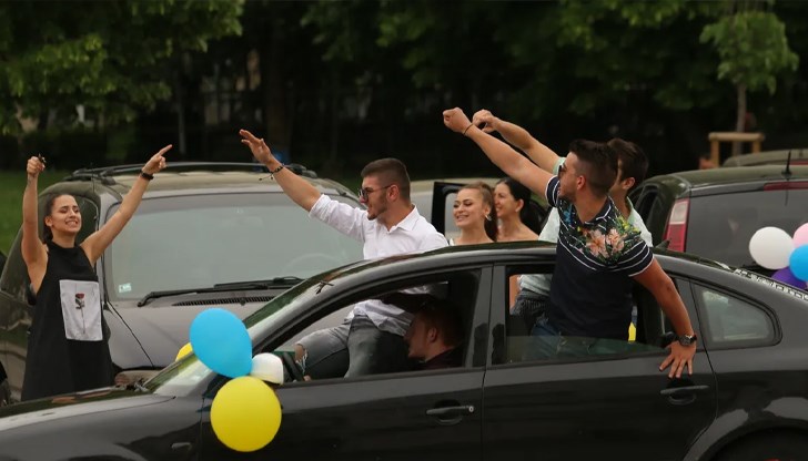 МВР стартира превантивна кампания за намаляване на инциденти при абитуриентските тържества МВР стартира превантивна кампания за намаляване на инциденти при абитуриентските тържества