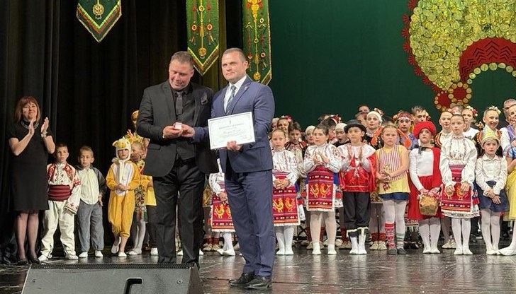 ФТТ "Найден Киров" и неговият художествен ръководител получиха престижни отличия