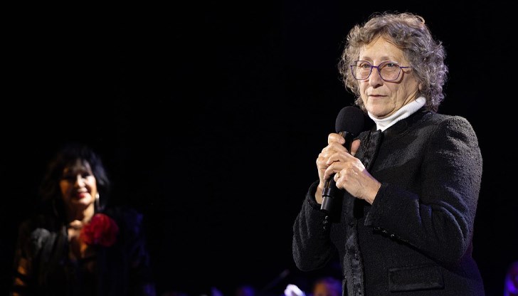 Известната треньорка по художествена гимнастика обвини политиците, че са се "изхрачили в лицето на народа" Известната треньорка по художествена гимнастика обвини политиците, че са се "изхрачили в лицето на народа"