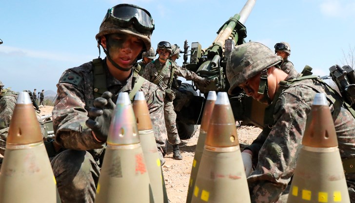 Планират предоставяне на 2 милиона едрокалибрени боеприпаси за Киев, съобщи Роберт Бригер