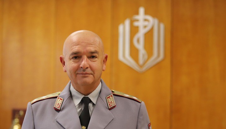 С гордост началникът на ВМА отбеляза приноса на военните медици в болничните звена и мисиите зад граница С гордост началникът на ВМА отбеляза приноса на военните медици в болничните звена и мисиите зад граница