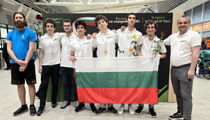 Отборът ни зае престижното трето място в състезанието с 143 участници от 23 държави Отборът ни зае престижното трето място в състезанието с 143 участници от 23 държави