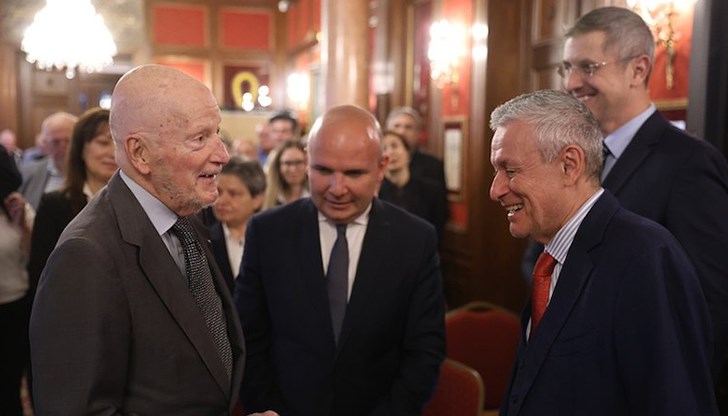 Бившият премиер не вижда риск от еврото