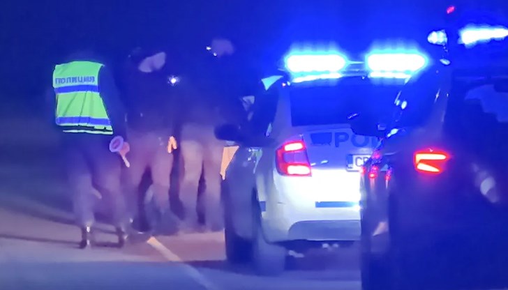 Два автомобила и товарен бус блъснаха 32-годишния пешеходец край Ямбол