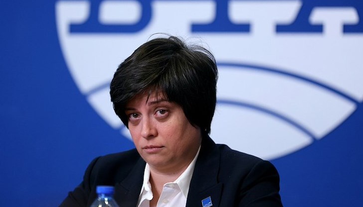 Русинова официално прие поканата да оглави пътната агенция Русинова официално прие поканата да оглави пътната агенция