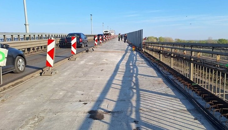 Трафикът при Русе се движи в една лента, а преходът към Северна Македония е с ограничен брой трасета