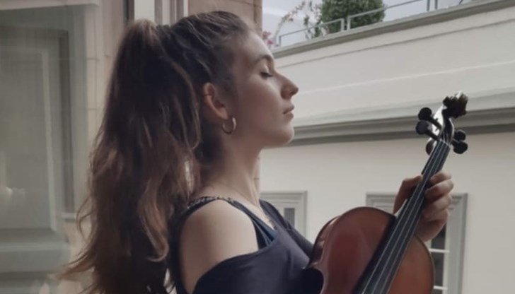 Испанката обикнала българската фолклорна музика и традиционни ястия